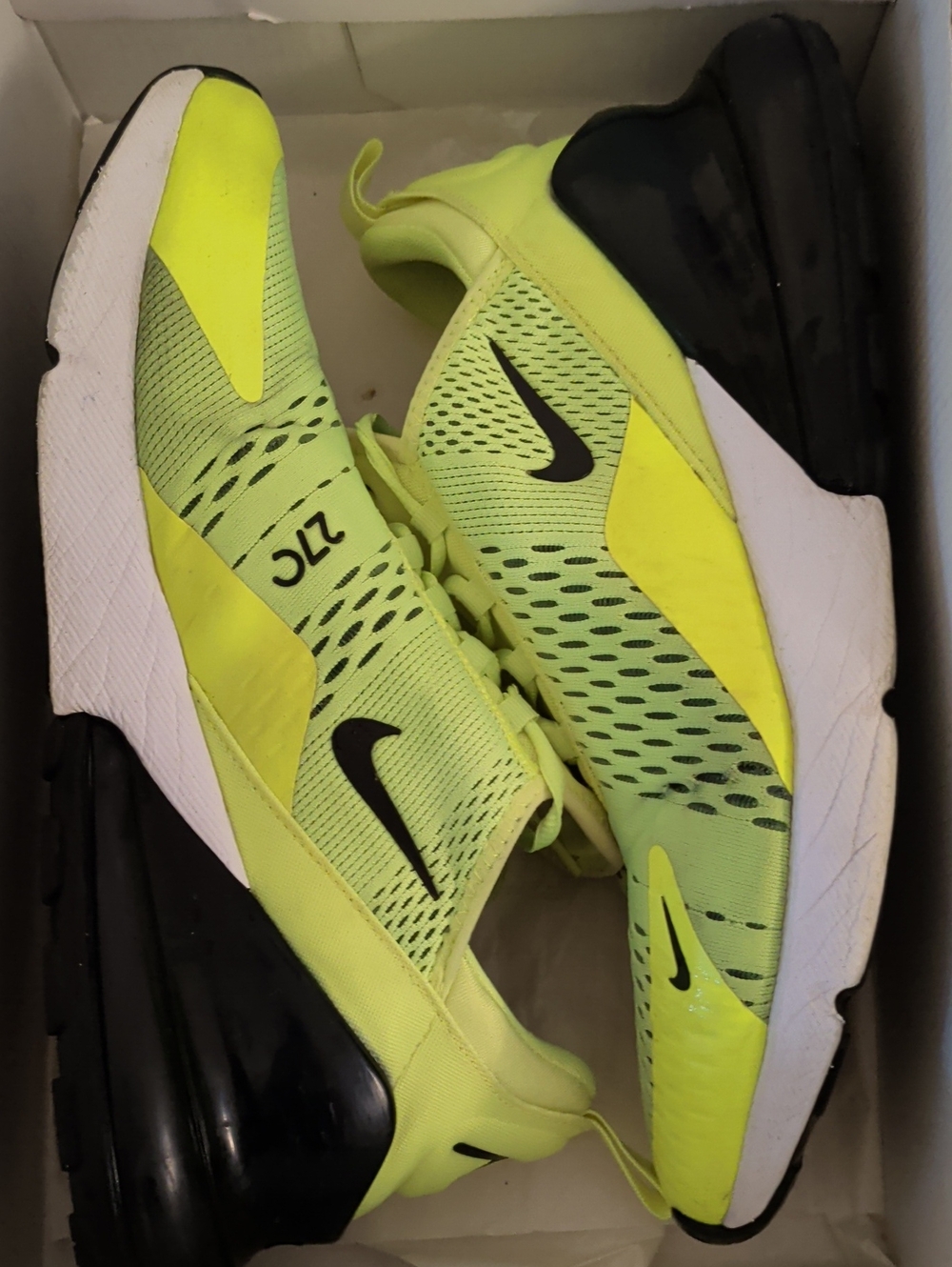 Nike Neon Yellow and Black Men's Air Max 270 Athletic Shoes Sz 11